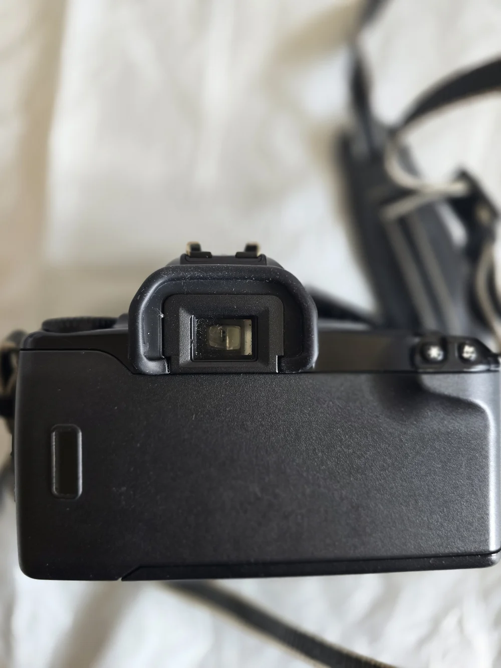 Canon EOS Rebel Xs Black DSLR Camera Body No Lense Like New Battery Operated